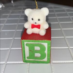 Vtg Enesco bear on‎ a Christmas block ornament